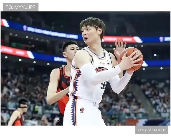 上海久事内线核心王哲林训练中扭伤脚踝,将缺席与青岛国信的关键发球战术演练 上海久事内线核心王哲林训练中扭伤脚踝,将缺席与青岛国信的关键发球战术演练